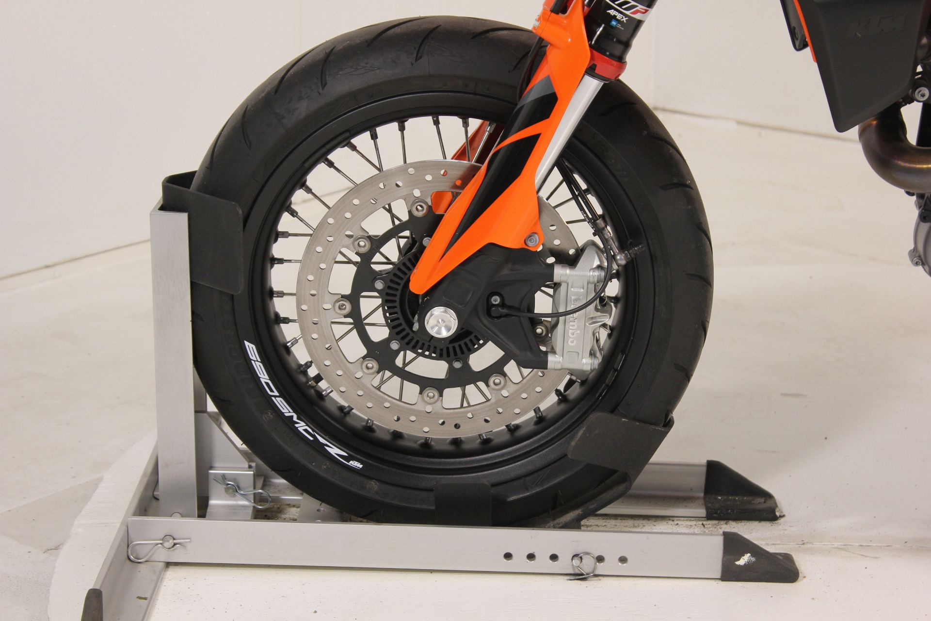 2021 KTM 690 SMC R in Pittsfield, Massachusetts - Photo 14