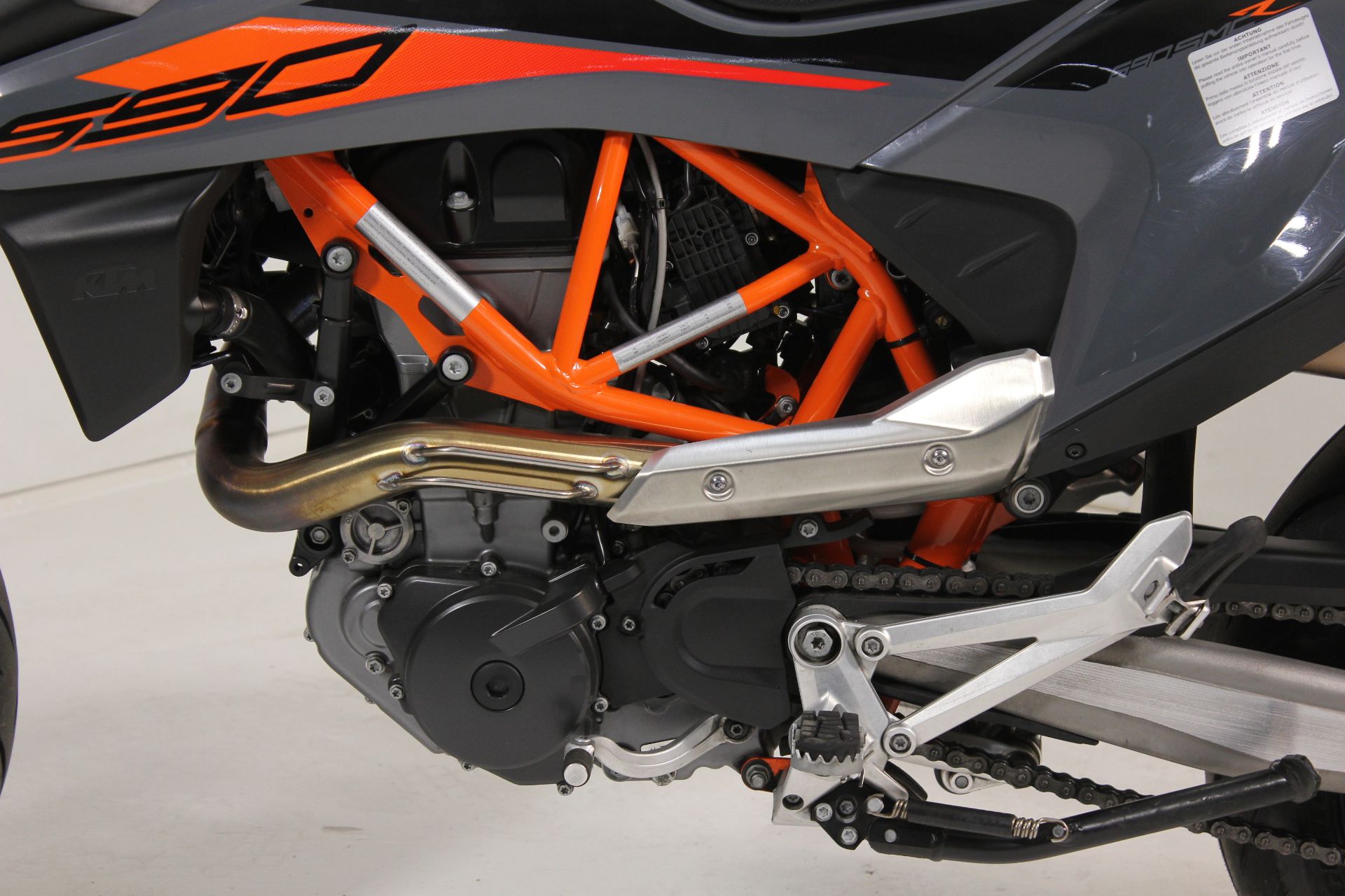 2021 KTM 690 SMC R in Pittsfield, Massachusetts - Photo 16