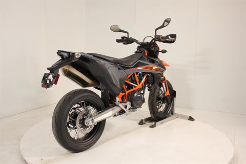 2021 KTM 690 SMC R in Pittsfield, Massachusetts - Photo 4