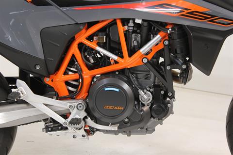 2021 KTM 690 SMC R in Pittsfield, Massachusetts - Photo 17