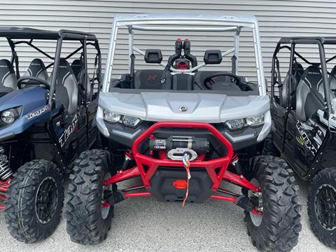 2024 Can-Am Defender X MR With Half Doors in Rutland, Vermont - Photo 2