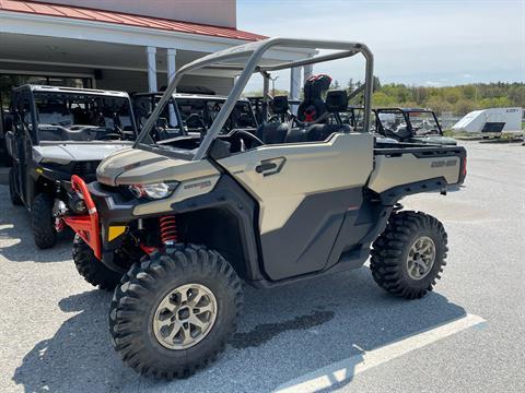 2023 Can-Am Defender X MR With Half Doors HD10 in Rutland, Vermont - Photo 3