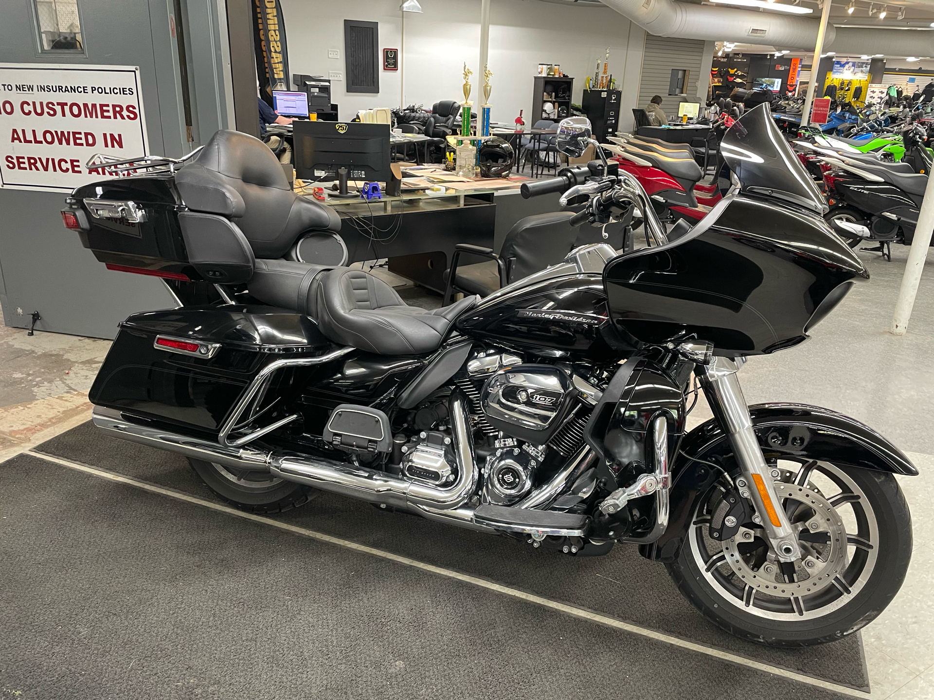 2018 Harley-Davidson Road Glide® Ultra in Rutland, Vermont - Photo 3