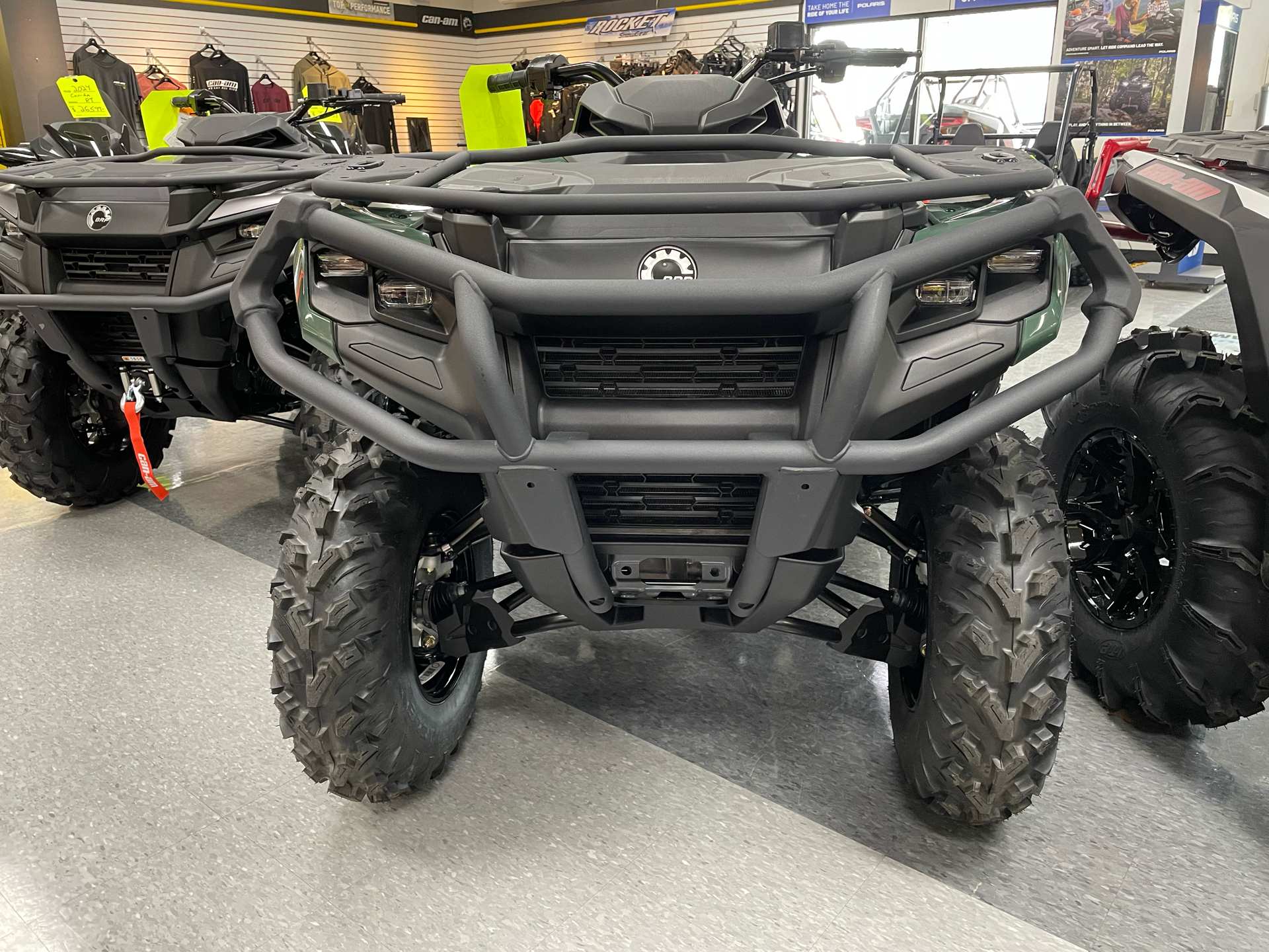 2024 Can-Am Outlander PRO HD7 in Rutland, Vermont - Photo 2