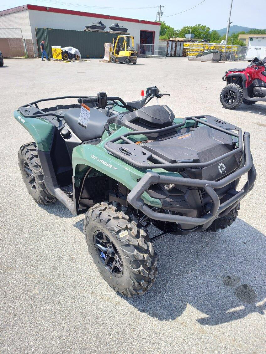 2024 Can-Am Outlander PRO XU HD5 in Rutland, Vermont - Photo 3