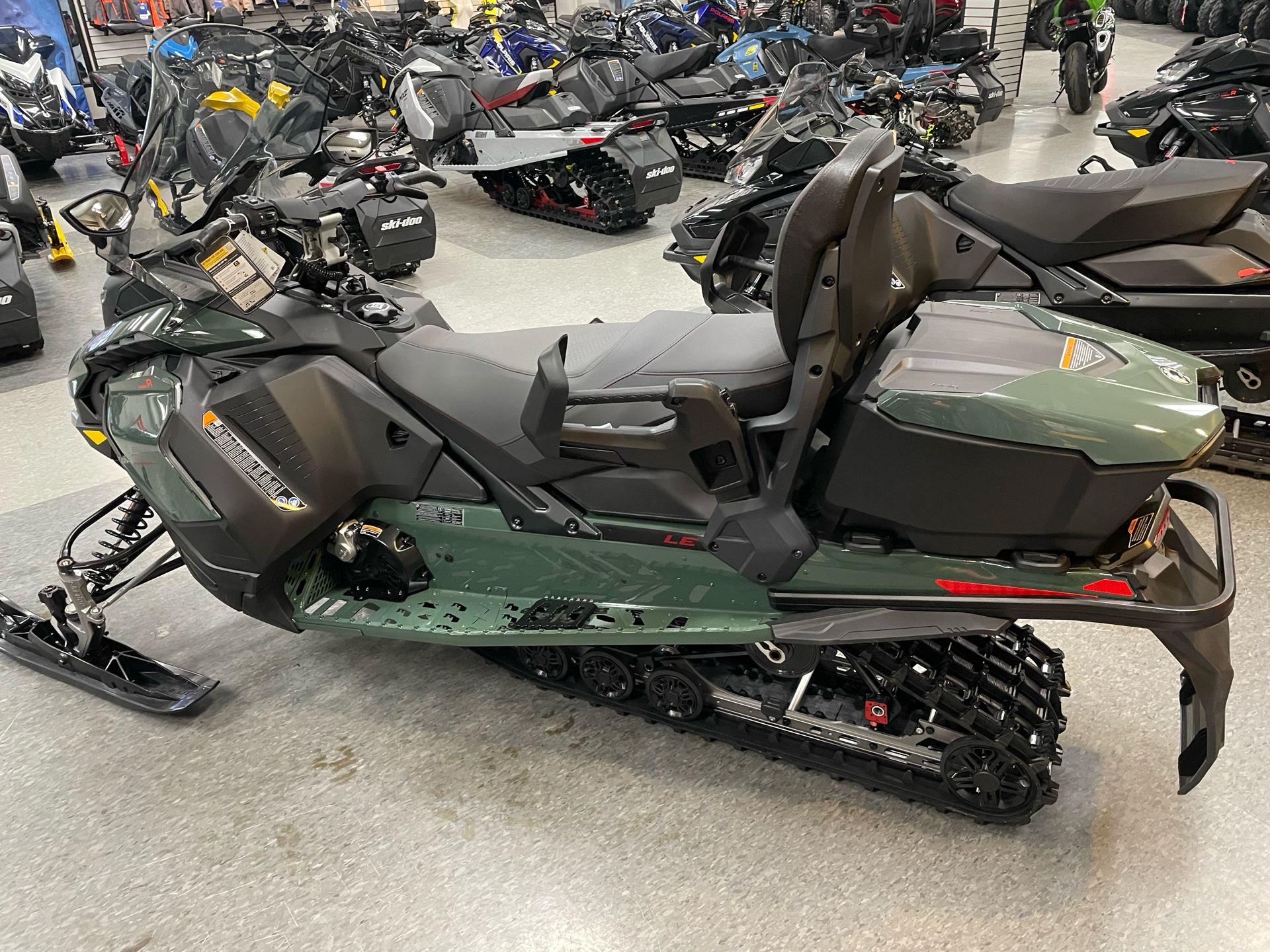 2024 Ski-Doo Grand Touring LE with Luxury Package 900 ACE Turbo R Silent Ice Track II 1.25 in Rutland, Vermont - Photo 3