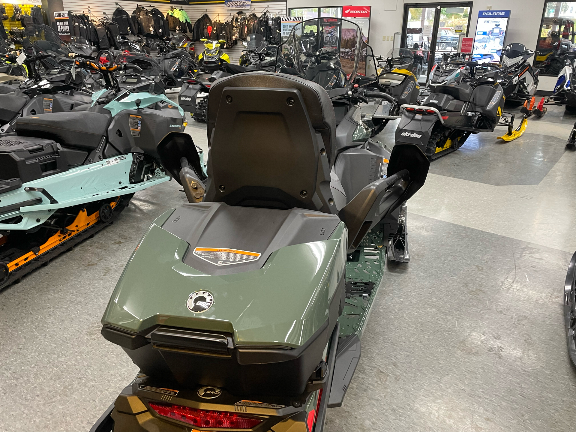 2024 Ski-Doo Grand Touring LE with Luxury Package 900 ACE Turbo R Silent Ice Track II 1.25 in Rutland, Vermont - Photo 4