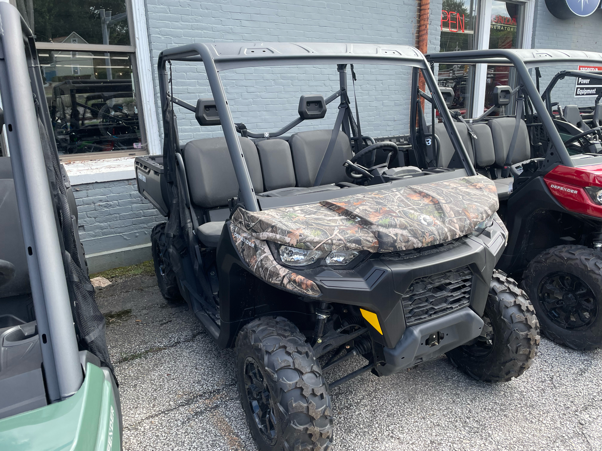 2024 Can-Am Defender DPS HD7 in Rutland, Vermont - Photo 2