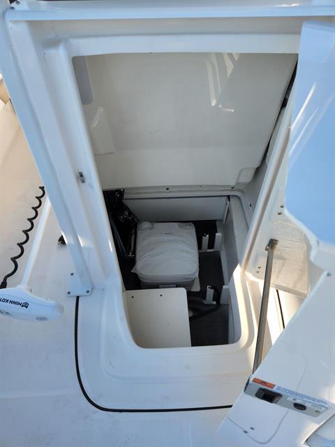 2022 Robalo 226 Cayman in Lakeport, California - Photo 6