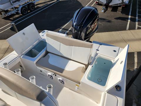 2022 Robalo 226 Cayman in Lakeport, California - Photo 10