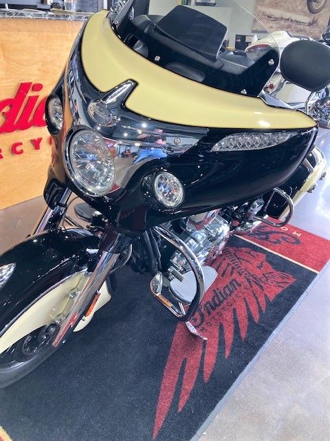 2019 Indian Chieftain® Classic ABS in Wilmington, Delaware - Photo 15