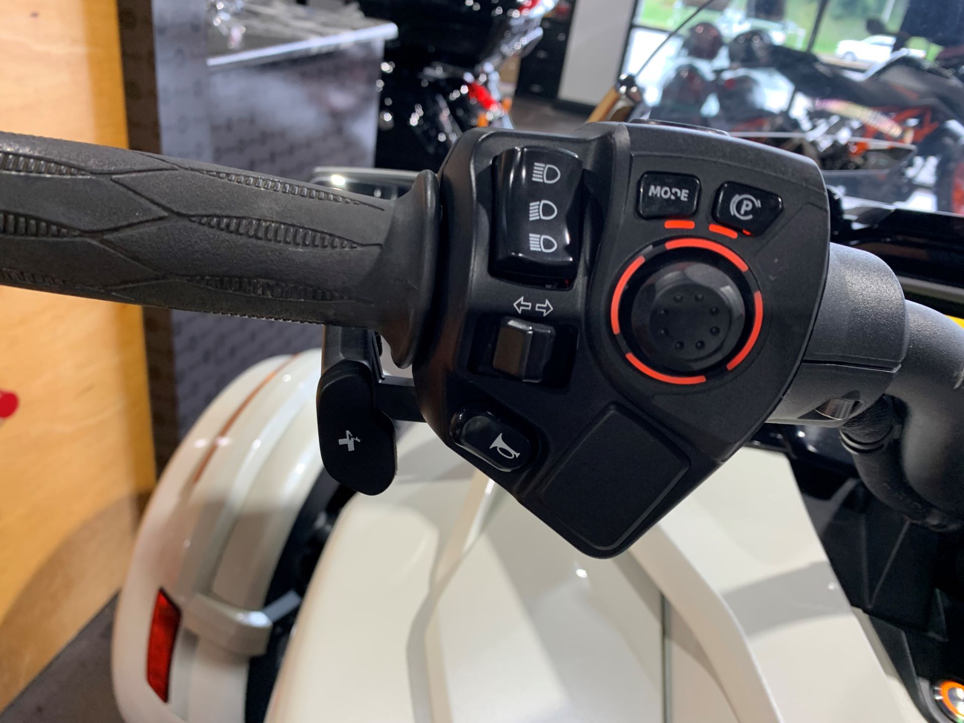 2018 Can-Am Spyder F3 Limited in Wilmington, Delaware - Photo 8