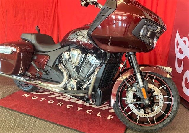 2023 Indian Motorcycle Challenger® Limited in Wilmington, Delaware - Photo 2