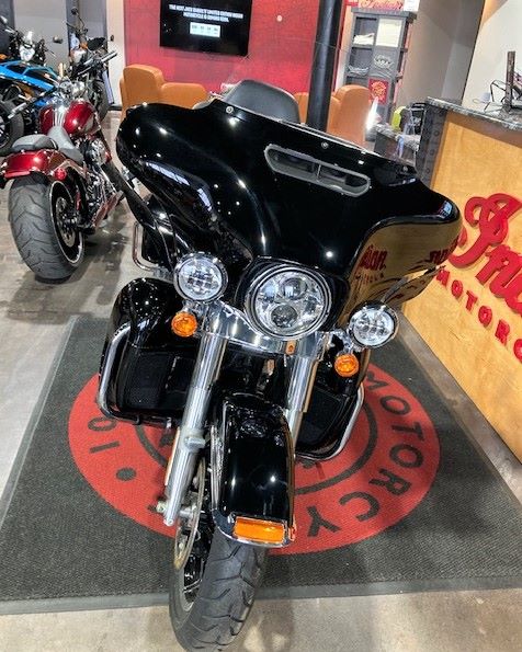 2019 Harley-Davidson Ultra Limited in Wilmington, Delaware - Photo 2