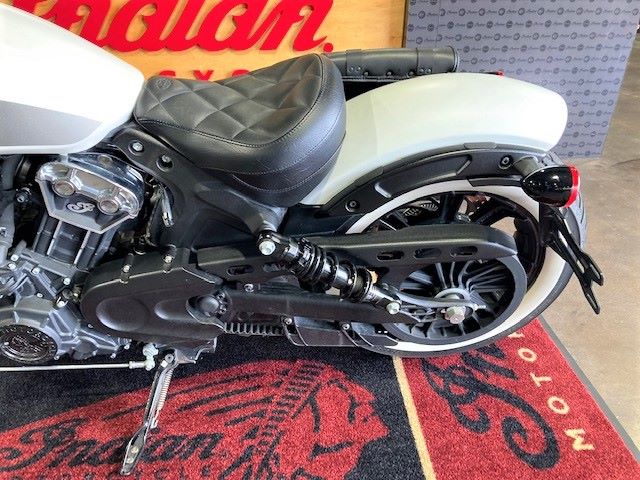 2019 Indian Scout® Bobber ABS in Wilmington, Delaware - Photo 10