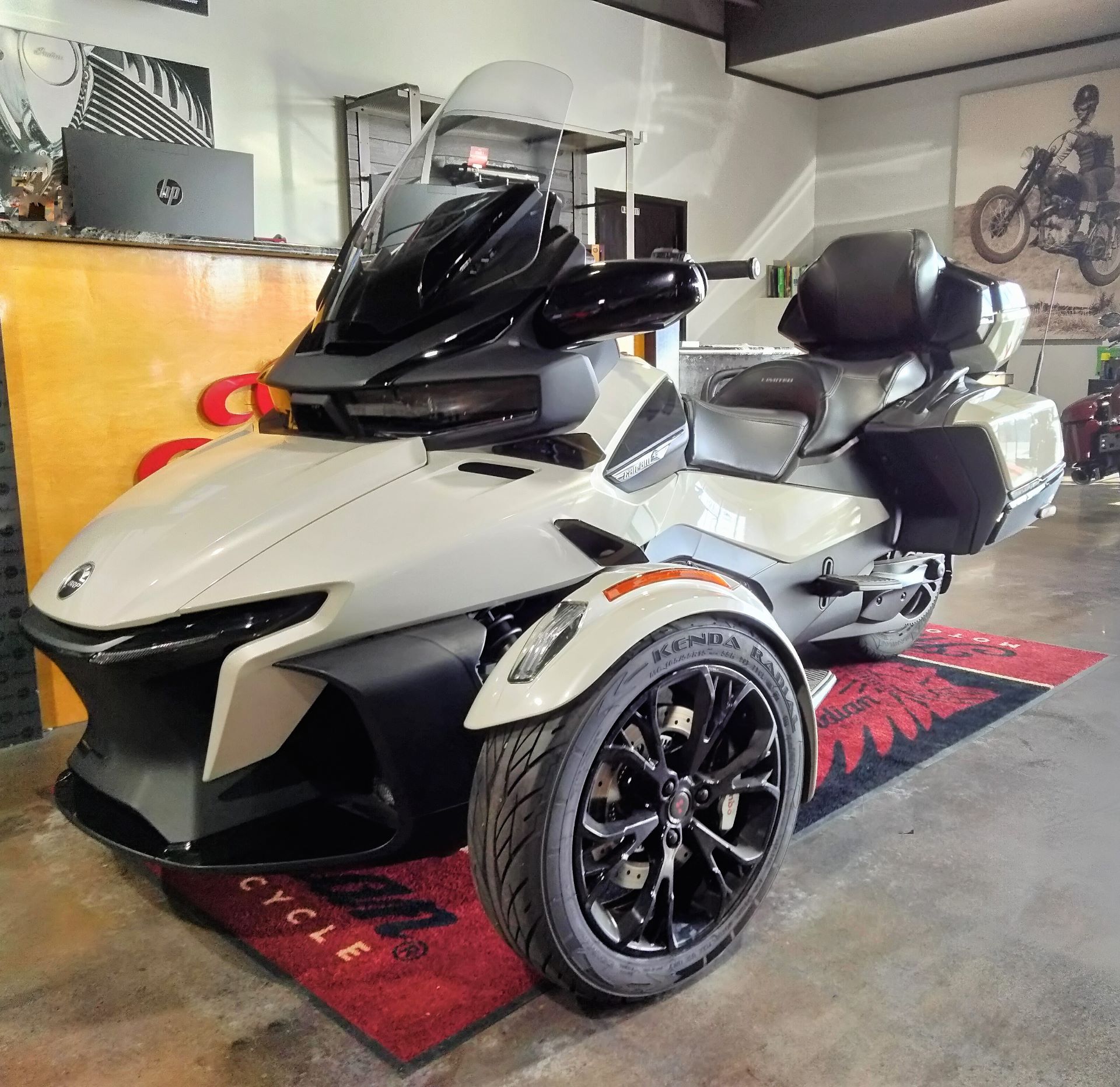 2020 Can-Am Spyder RT Limited in Wilmington, Delaware - Photo 2