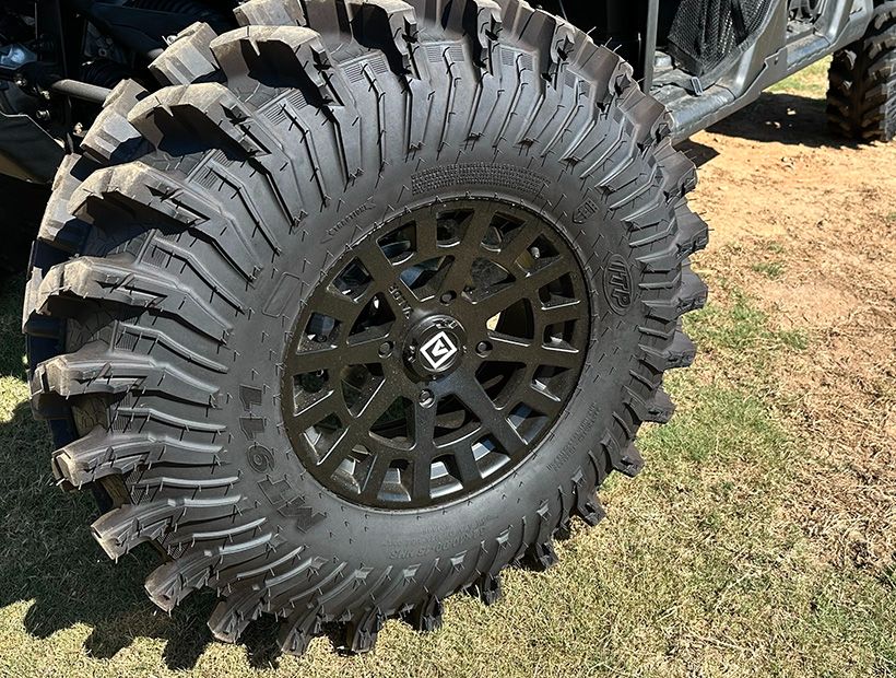 2023 Can-Am Defender MAX X MR HD10 in Hoschton, Georgia - Photo 8