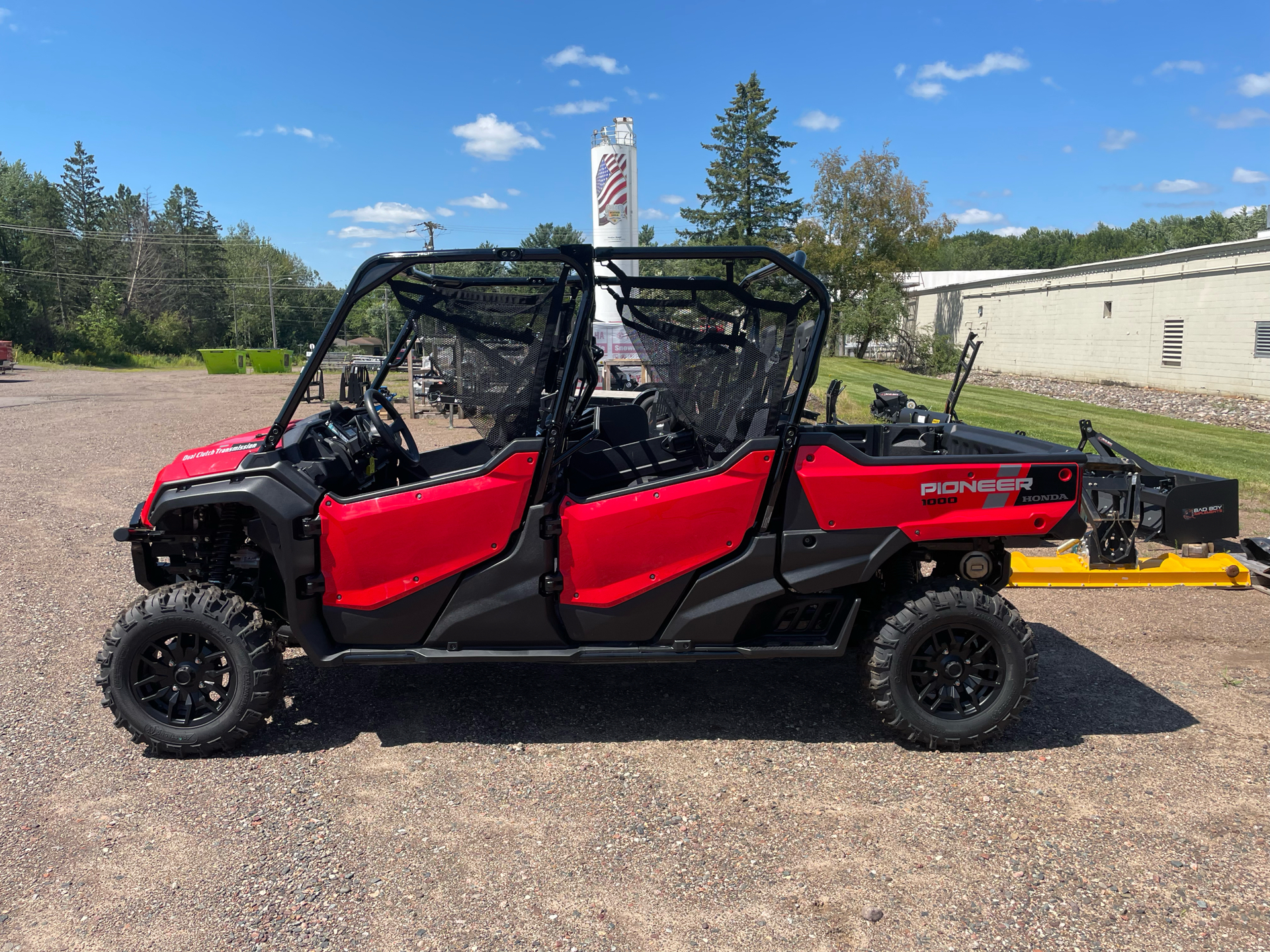 2023 Honda Pioneer 1000-6 Deluxe Crew in Medford, Wisconsin - Photo 6