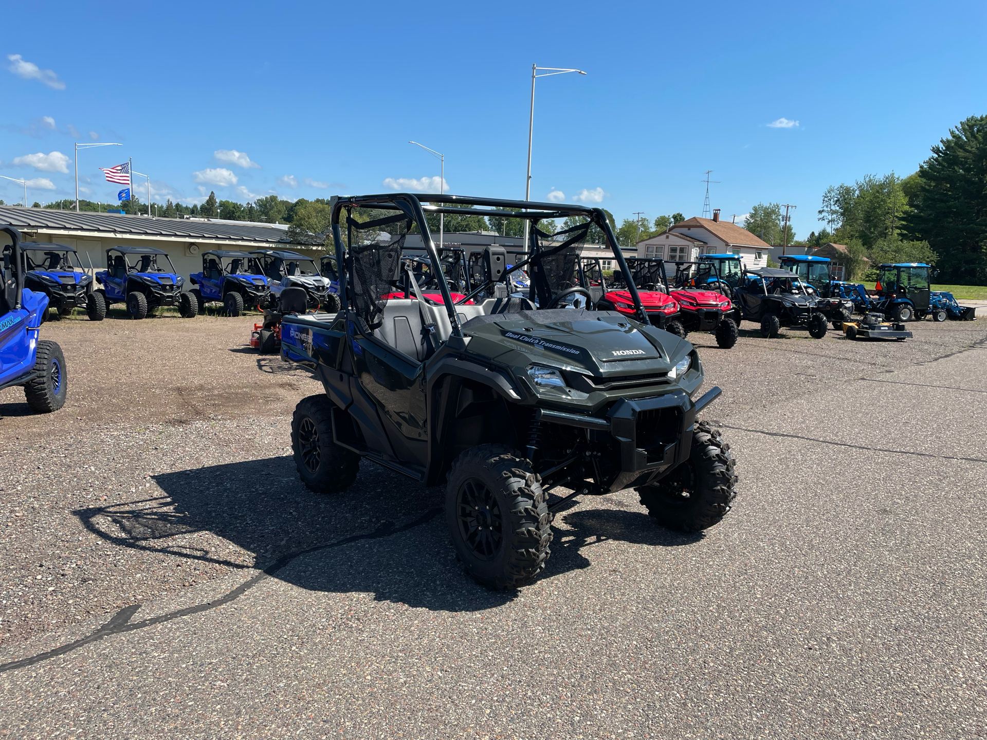 2024 Honda Pioneer 1000 Deluxe in Medford, Wisconsin - Photo 3