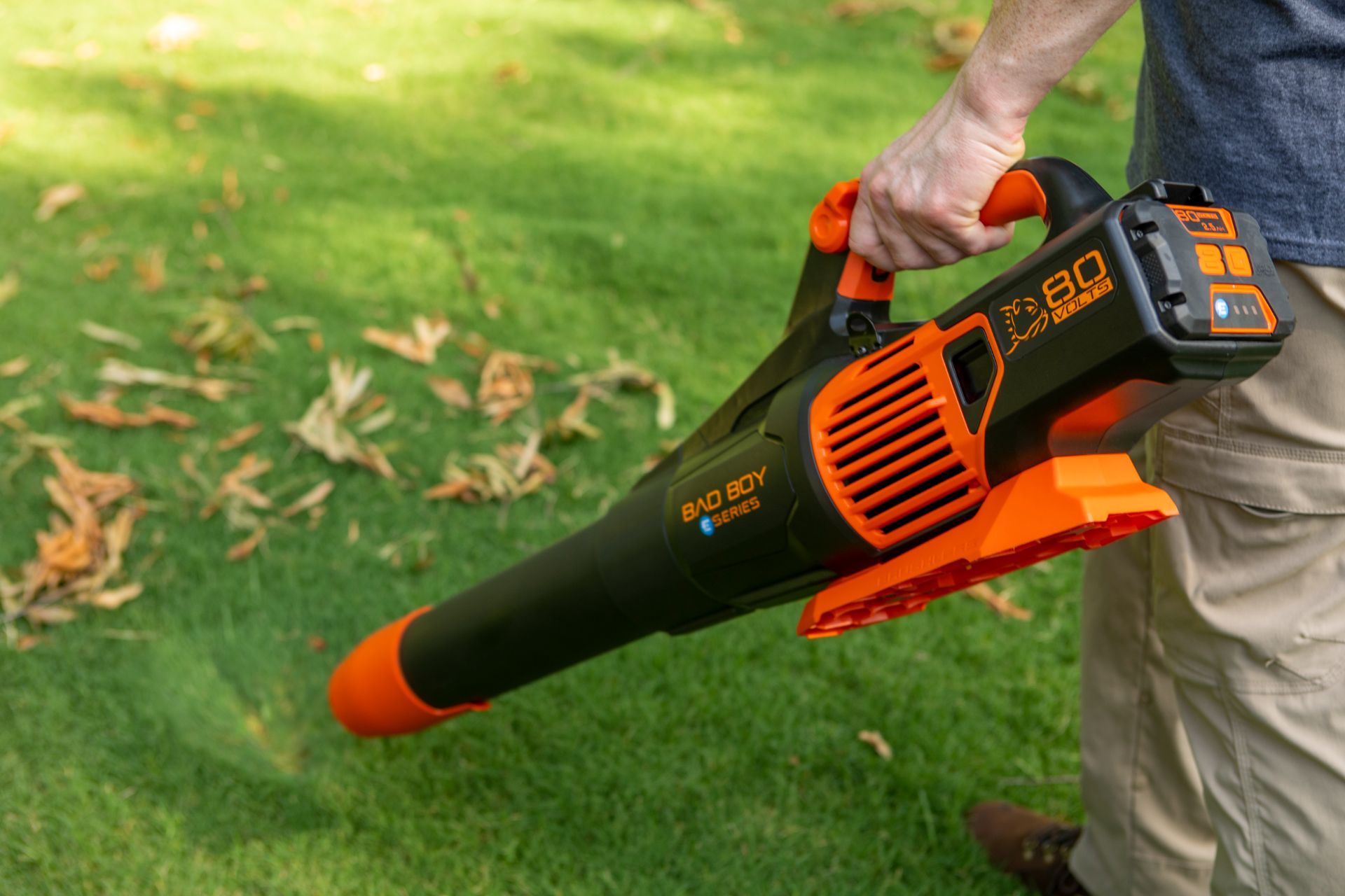 BadBoy E-Series  80V Handheld Blower With 2.5 Ah Battery in Rothschild, Wisconsin - Photo 2