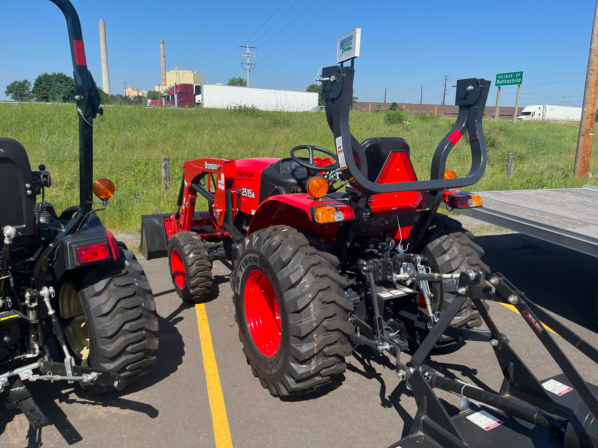 2022 Branson Tractors 2515H in Rothschild, Wisconsin - Photo 2
