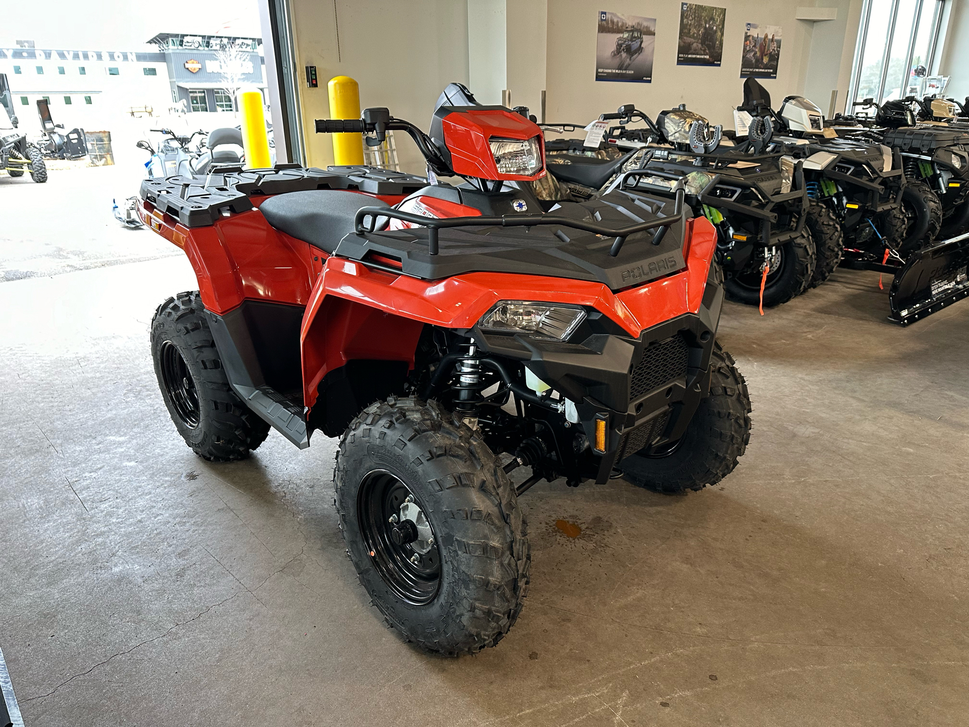 2024 Polaris Sportsman 570 in Rothschild, Wisconsin - Photo 2