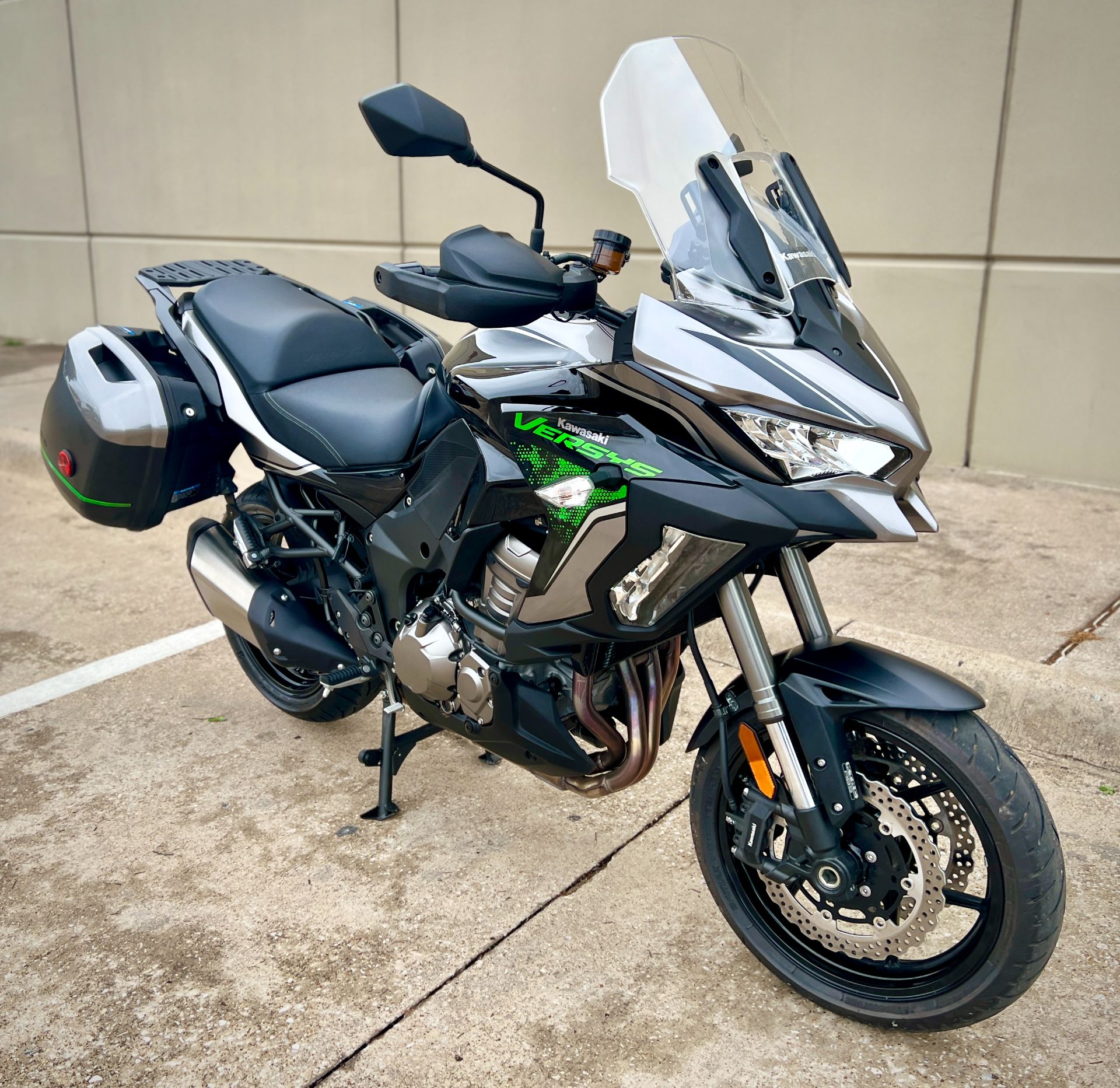 2022 Kawasaki Versys 1000 SE LT+ in Plano, Texas - Photo 3