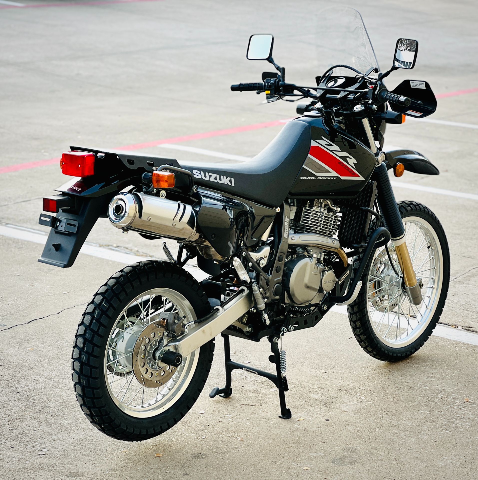 2022 Suzuki DR650S in Plano, Texas - Photo 10