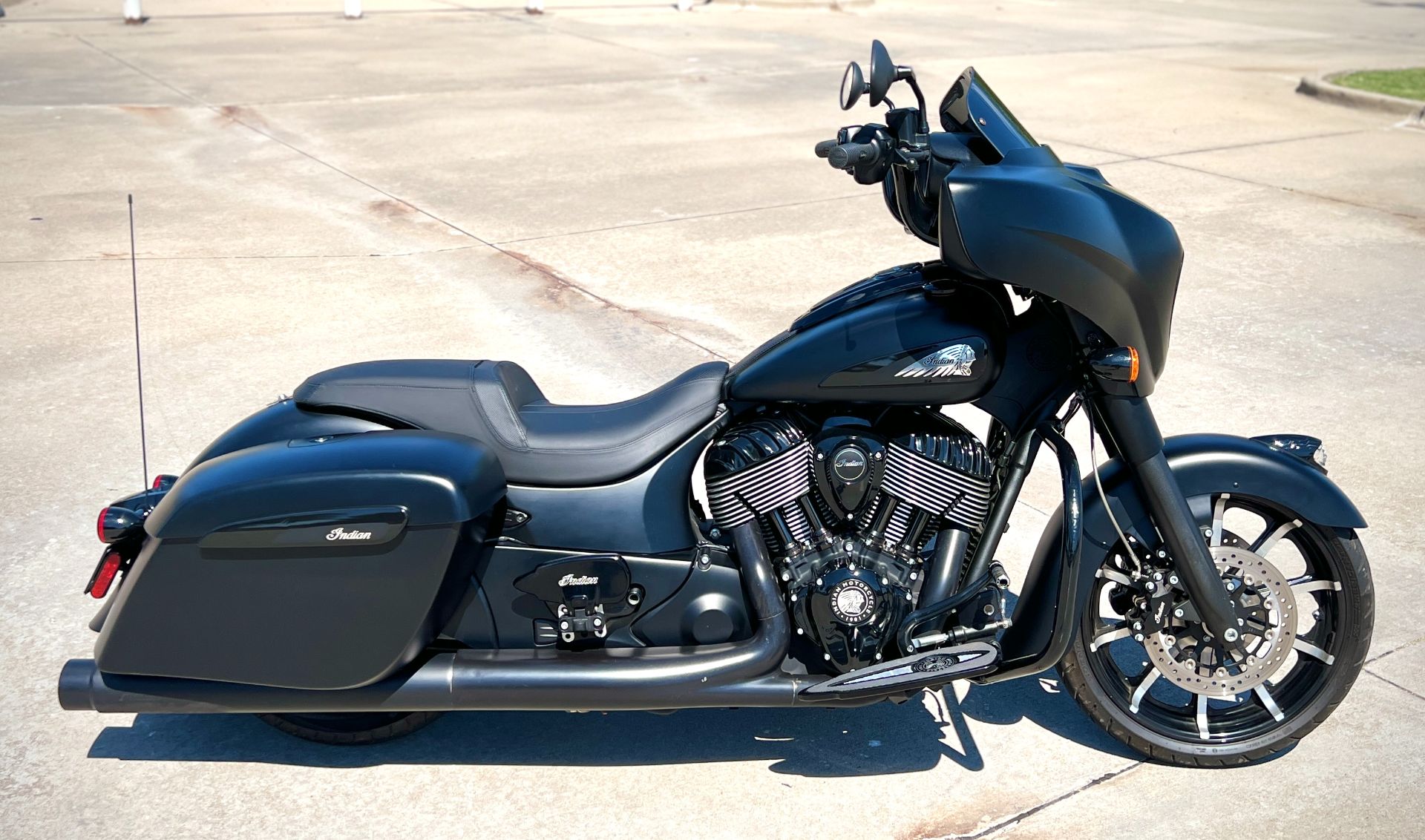 2019 Indian Motorcycle Chieftain® Dark Horse® ABS in Plano, Texas - Photo 18
