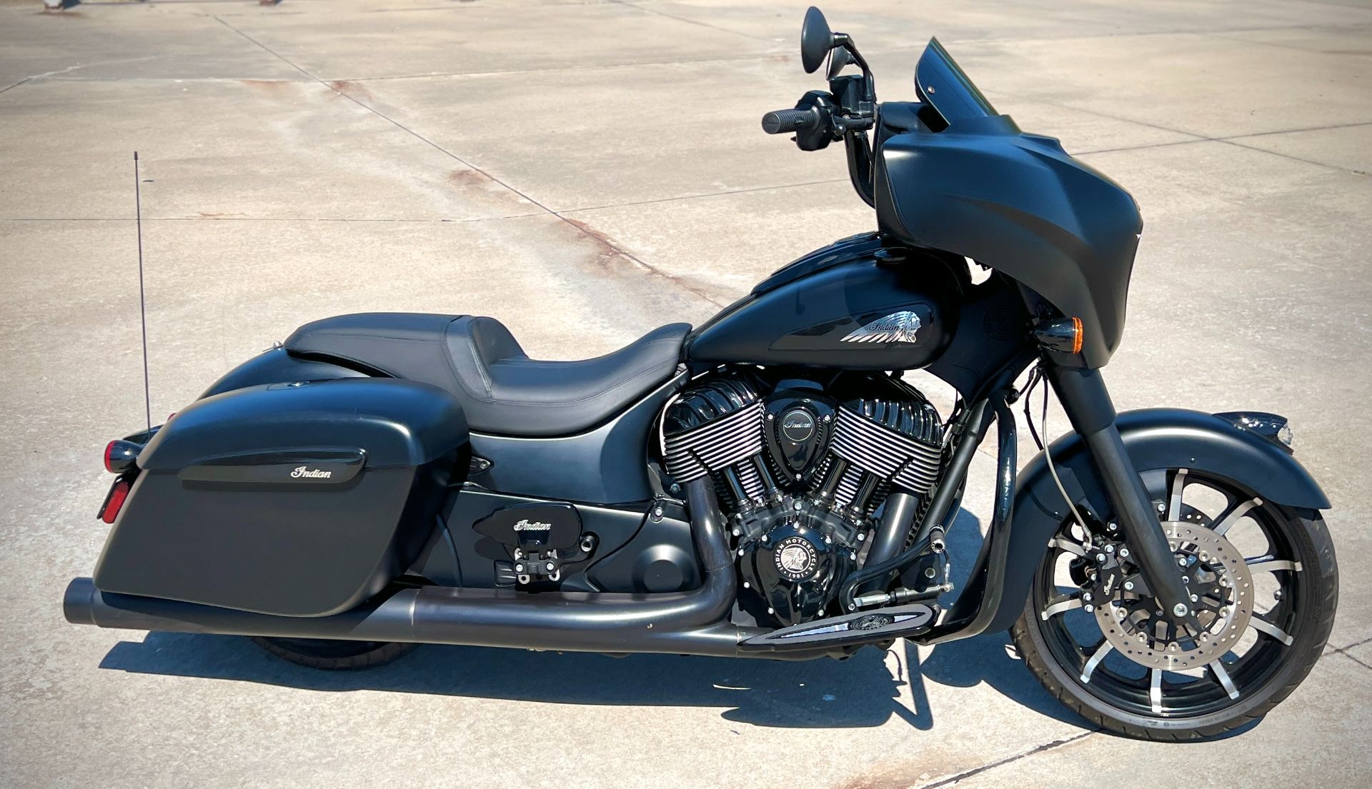 2019 Indian Chieftain® Dark Horse® ABS in Plano, Texas - Photo 16