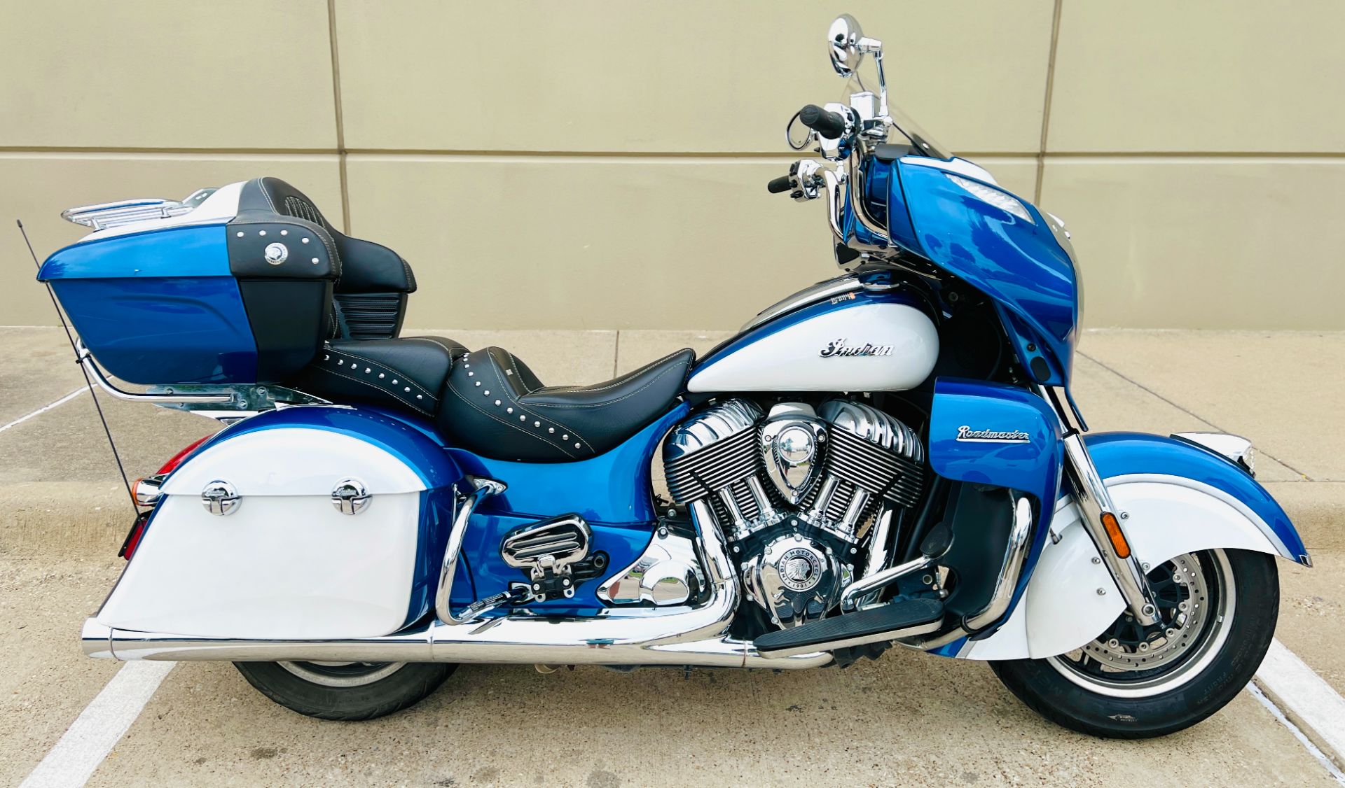 2019 Indian Motorcycle Roadmaster® ABS in Plano, Texas - Photo 2