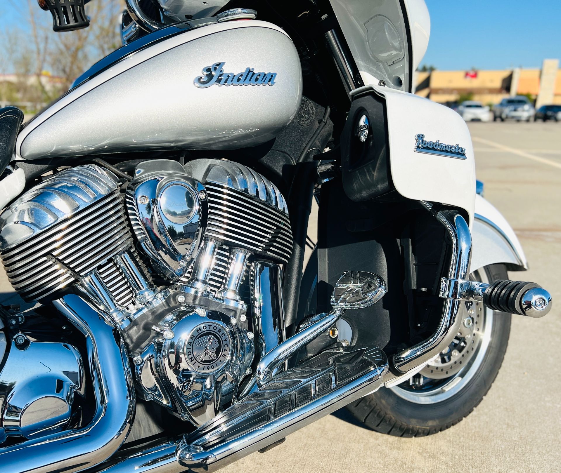 2019 Indian Motorcycle Roadmaster® ABS in Plano, Texas - Photo 13