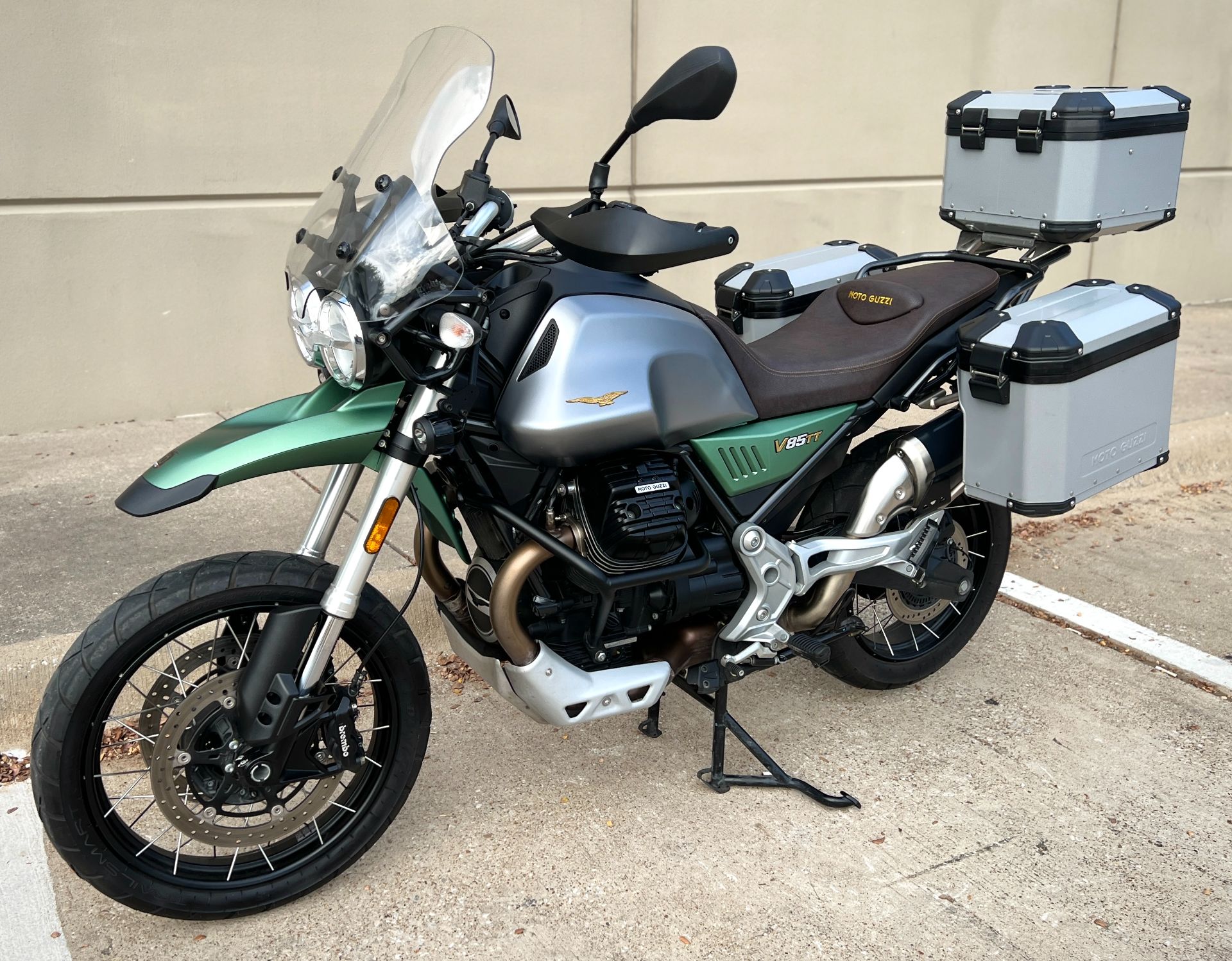 2021 Moto Guzzi V85 TT Centenario E5 in Plano, Texas - Photo 9