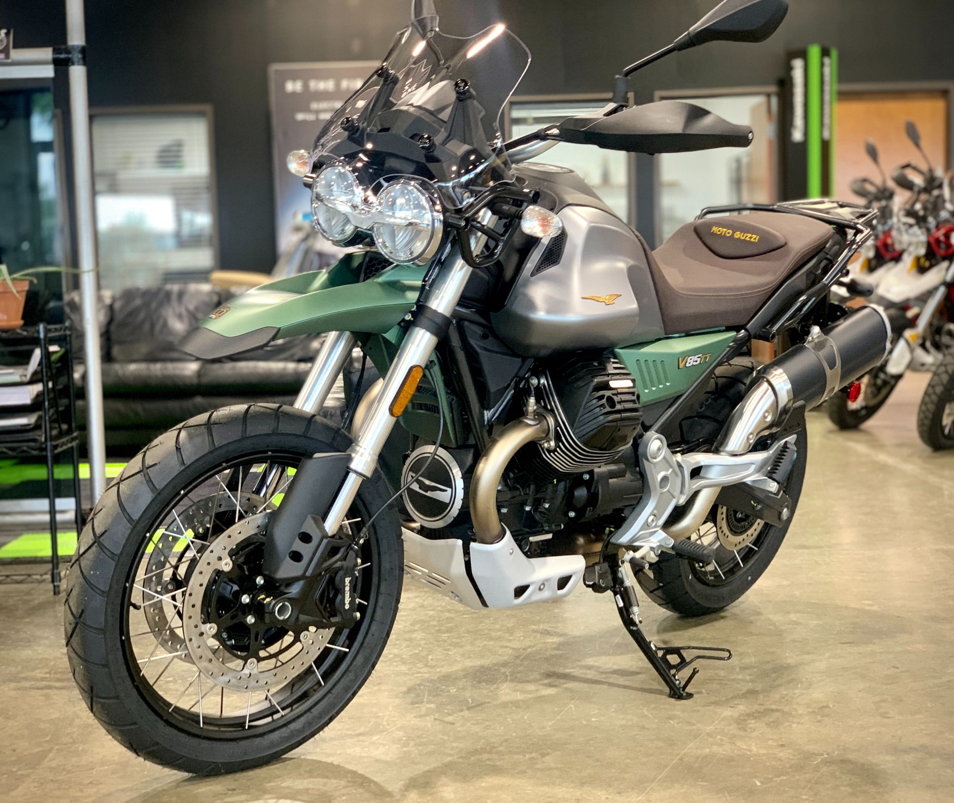 2021 Moto Guzzi V85 TT Centenario E5 in Plano, Texas - Photo 2
