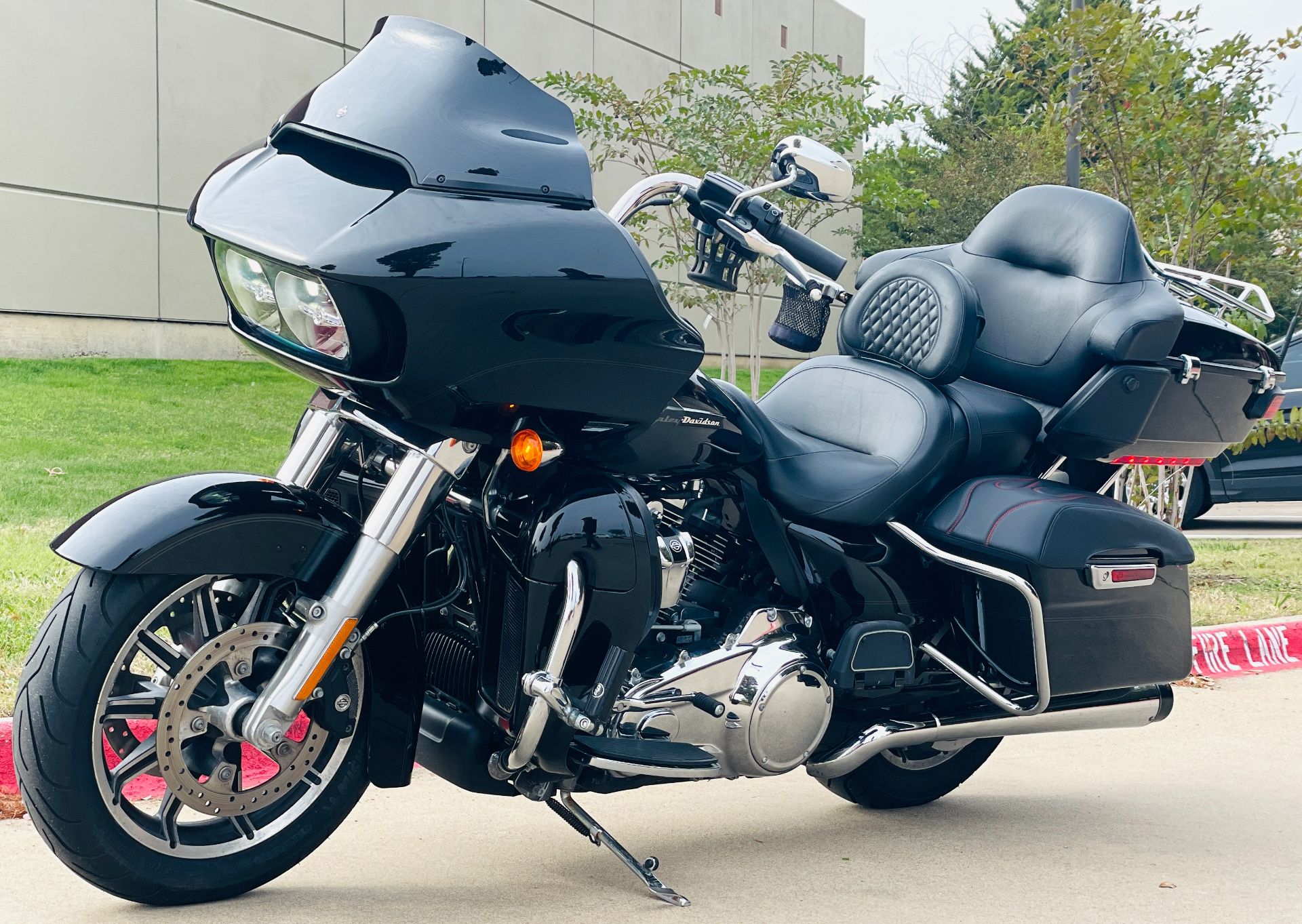 2018 Harley-Davidson Road Glide® Ultra in Plano, Texas - Photo 5