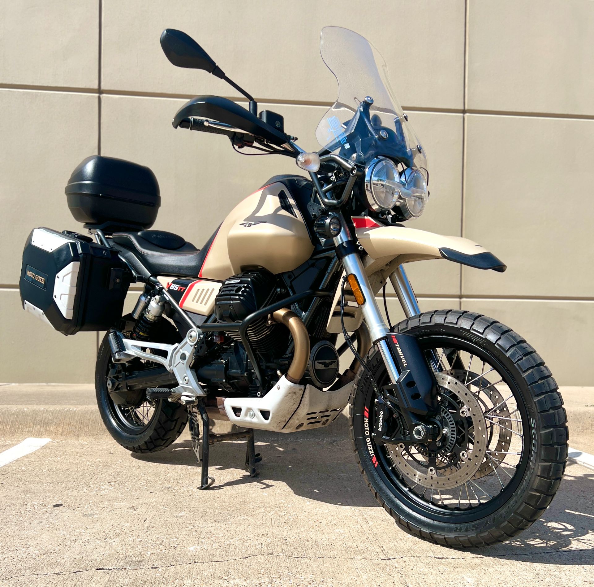 2020 Moto Guzzi V85 TT Travel in Plano, Texas - Photo 2