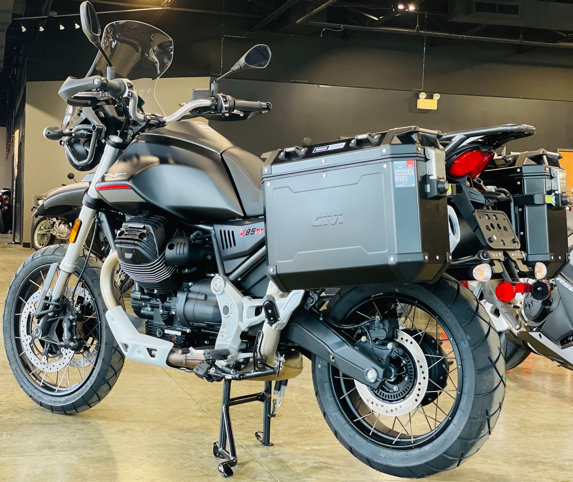 2021 Moto Guzzi V85 TT E5 in Plano, Texas - Photo 6