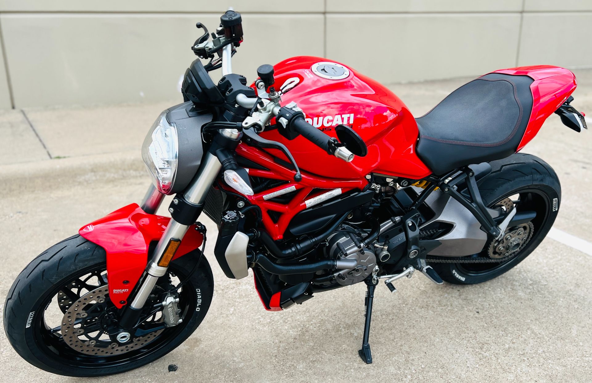 2019 Ducati Monster 1200 in Plano, Texas - Photo 5