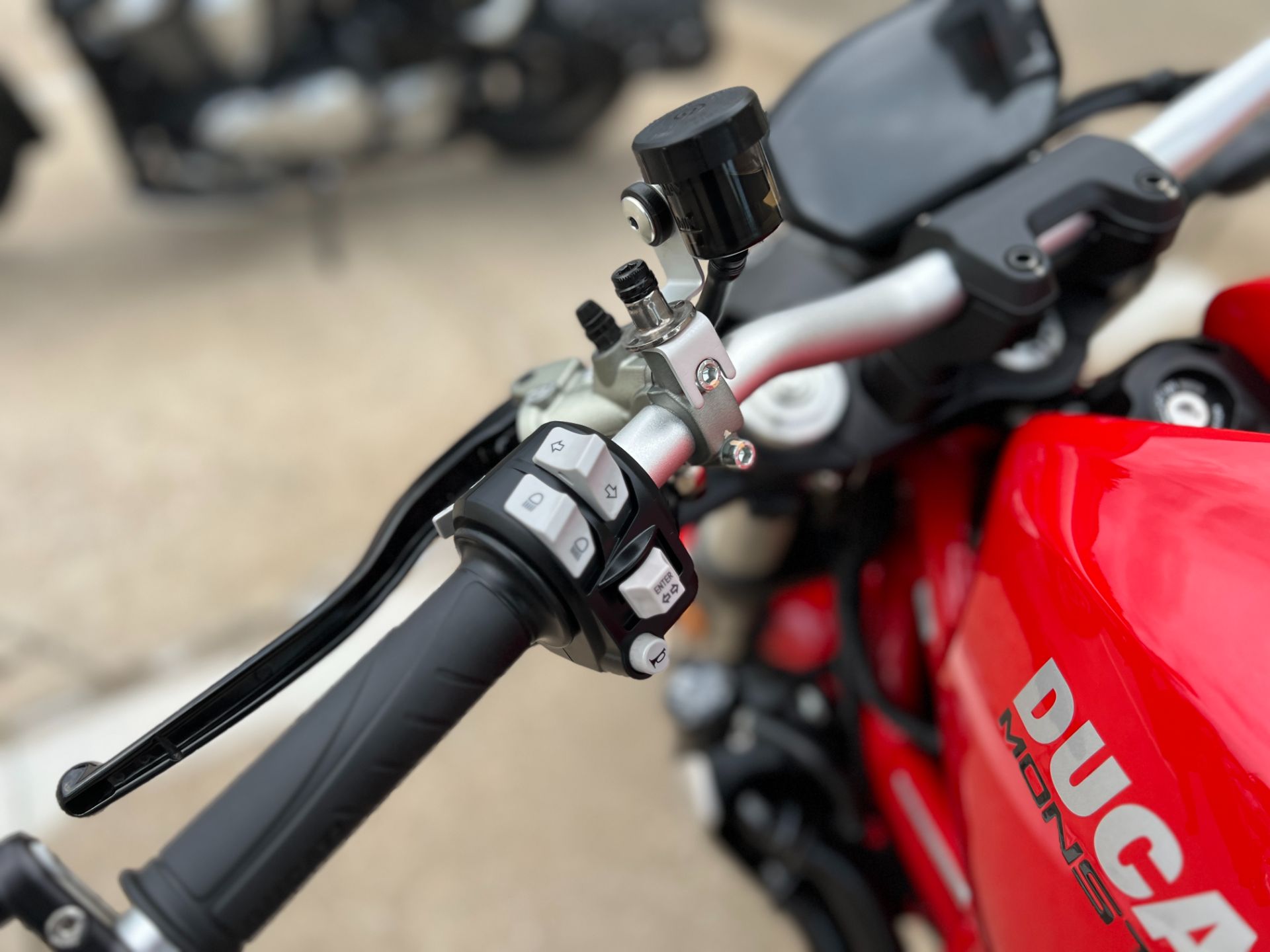 2019 Ducati Monster 1200 in Plano, Texas - Photo 7