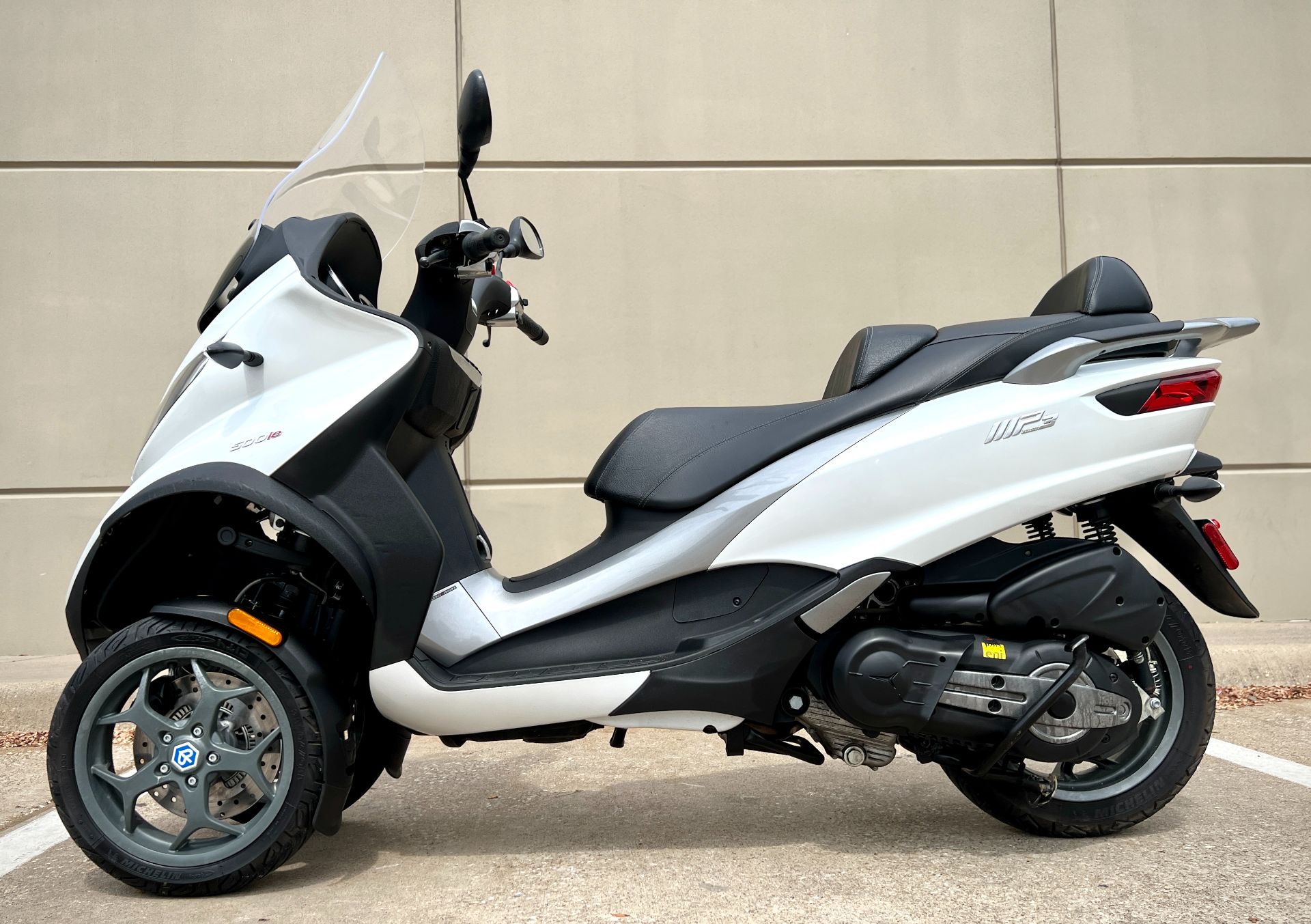 2016 Piaggio MP3 500 Business ABS in Plano, Texas - Photo 7