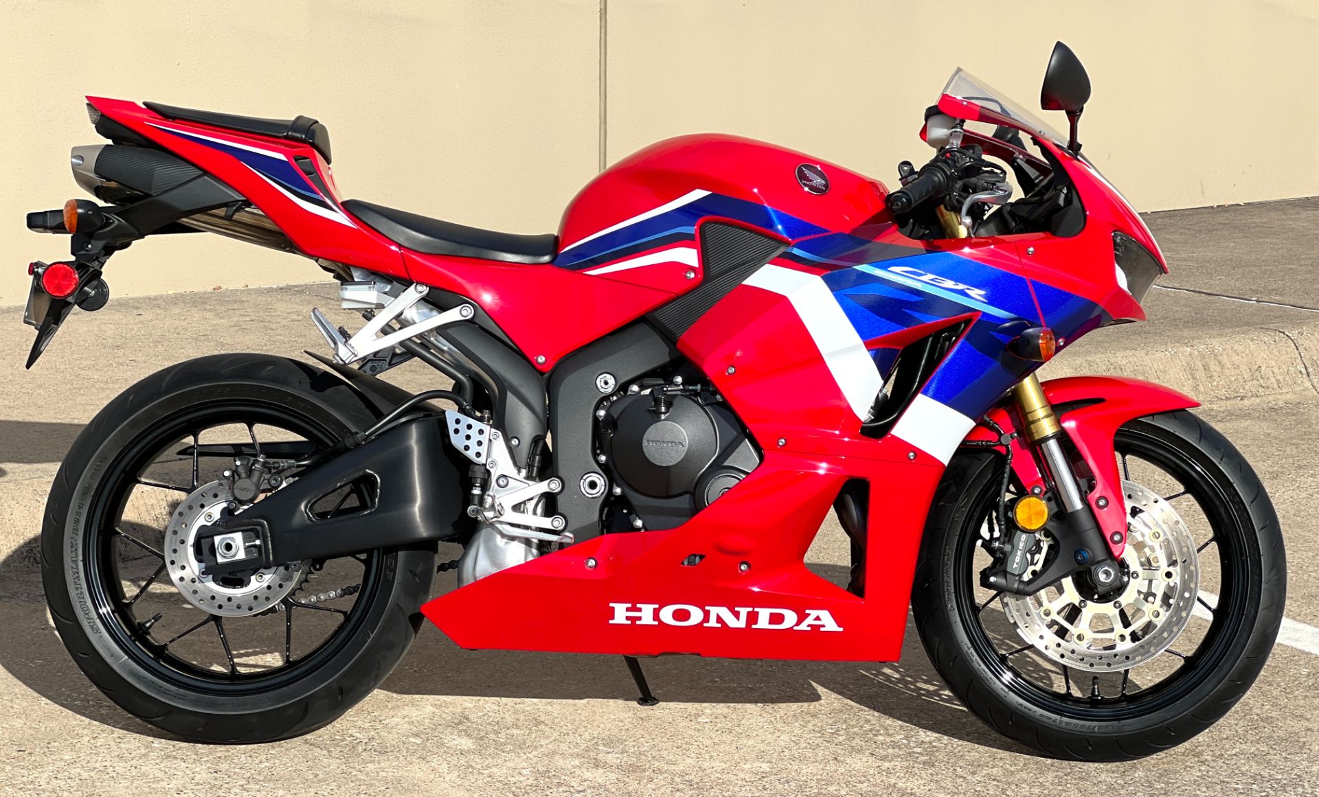 2021 Honda CBR600RR in Plano, Texas - Photo 4