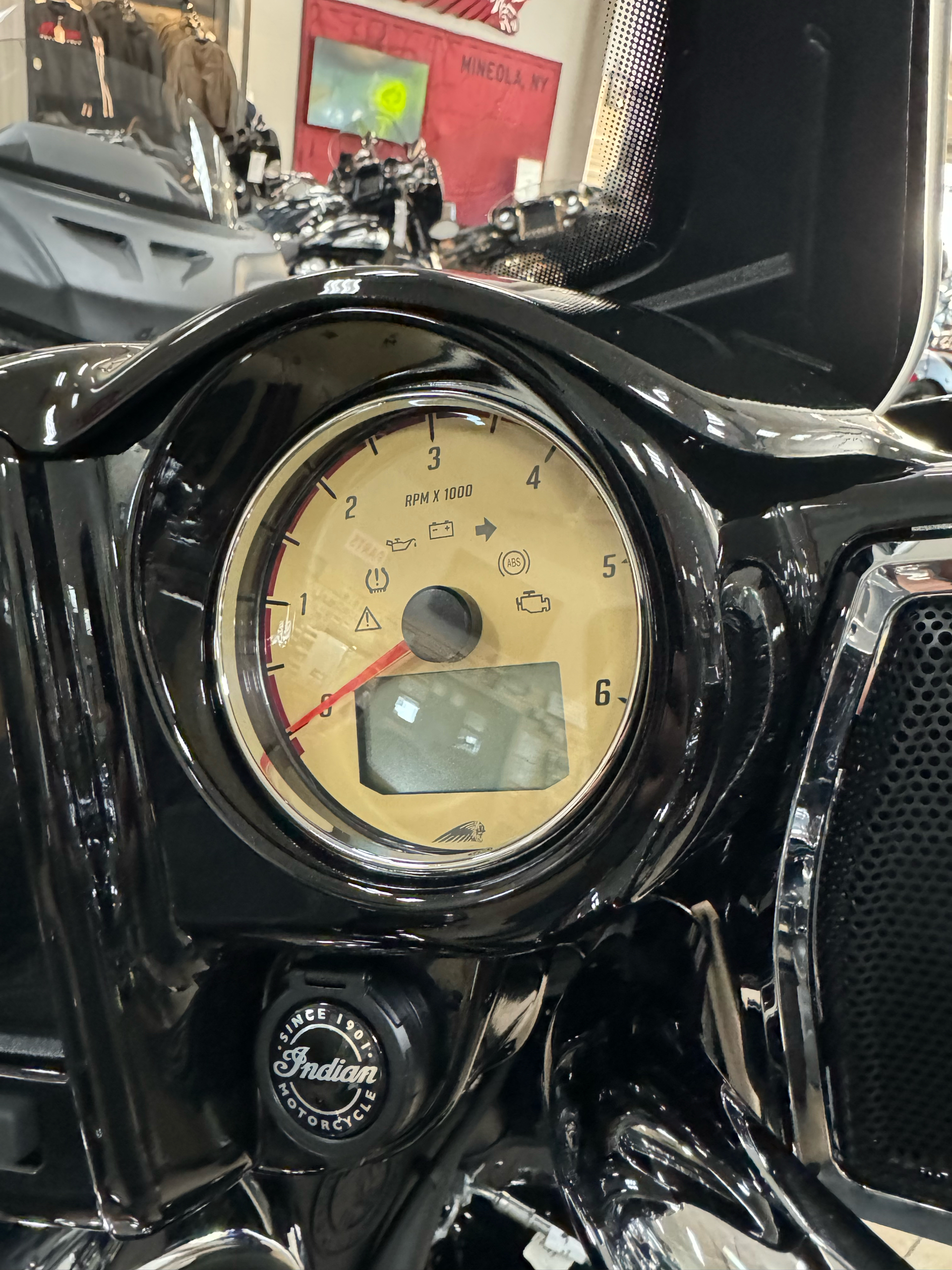 2024 Indian Motorcycle Roadmaster® with PowerBand Audio Package in Mineola, New York - Photo 6