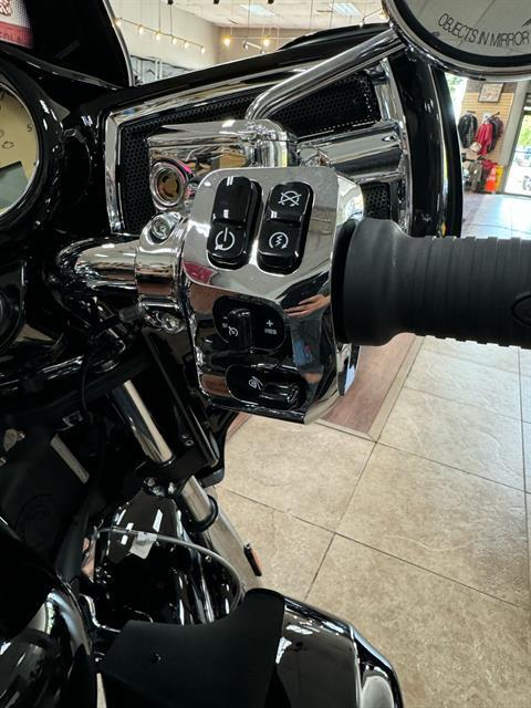 2024 Indian Motorcycle Roadmaster® with PowerBand Audio Package in Mineola, New York - Photo 8