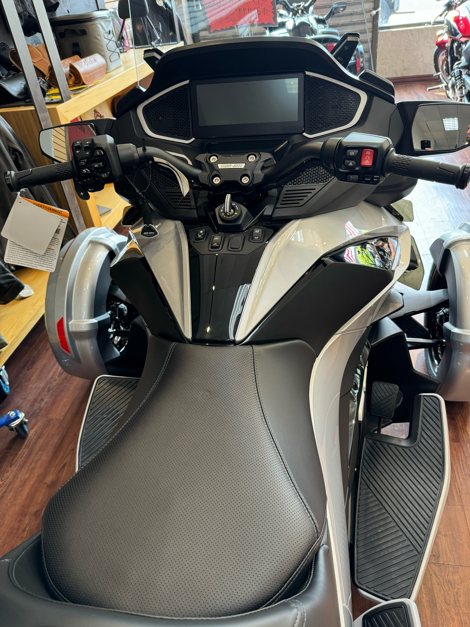 2024 Can-Am Spyder RT Limited in Mineola, New York - Photo 3