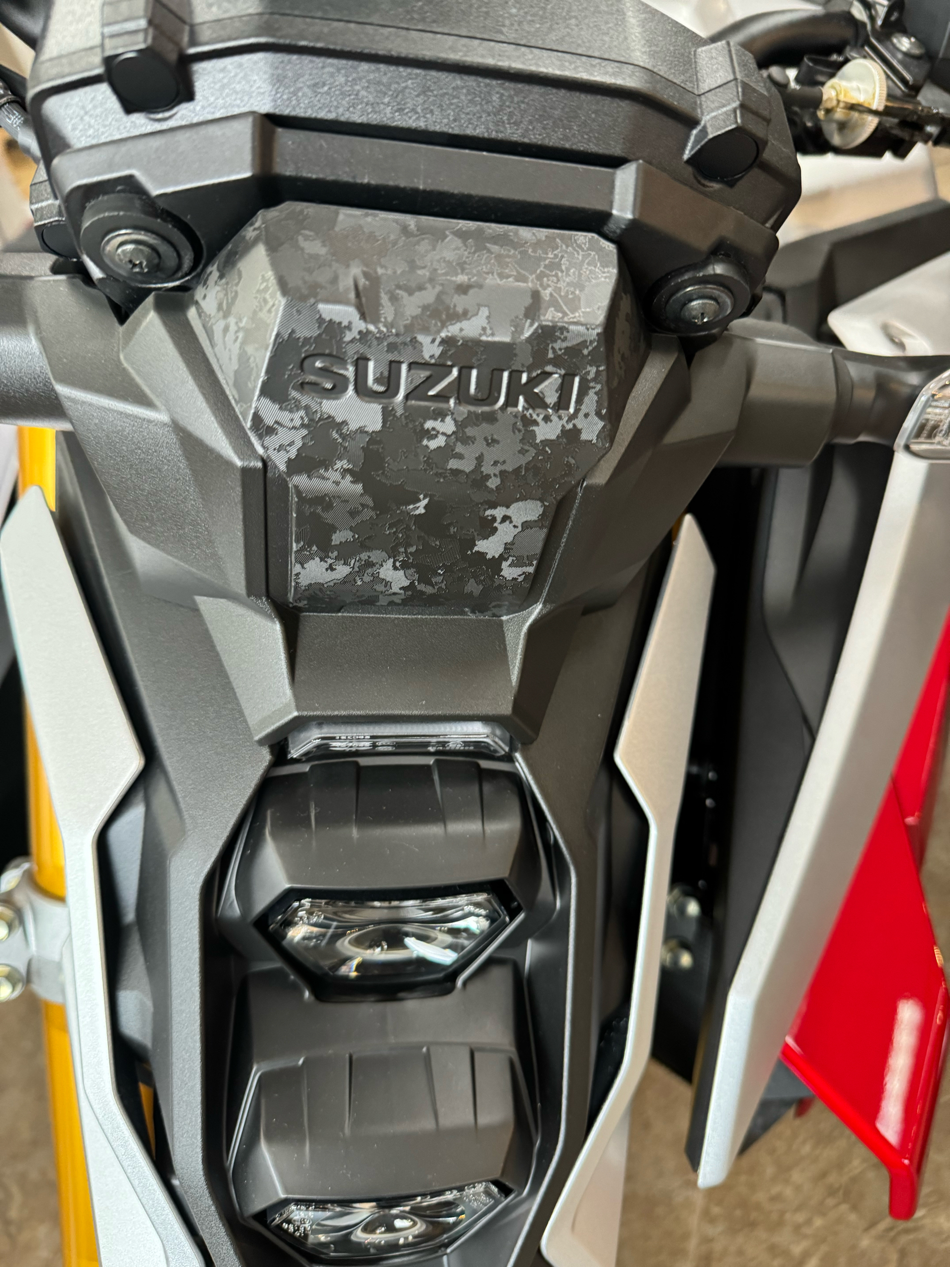 2024 Suzuki GSX-S1000 in Mineola, New York - Photo 6