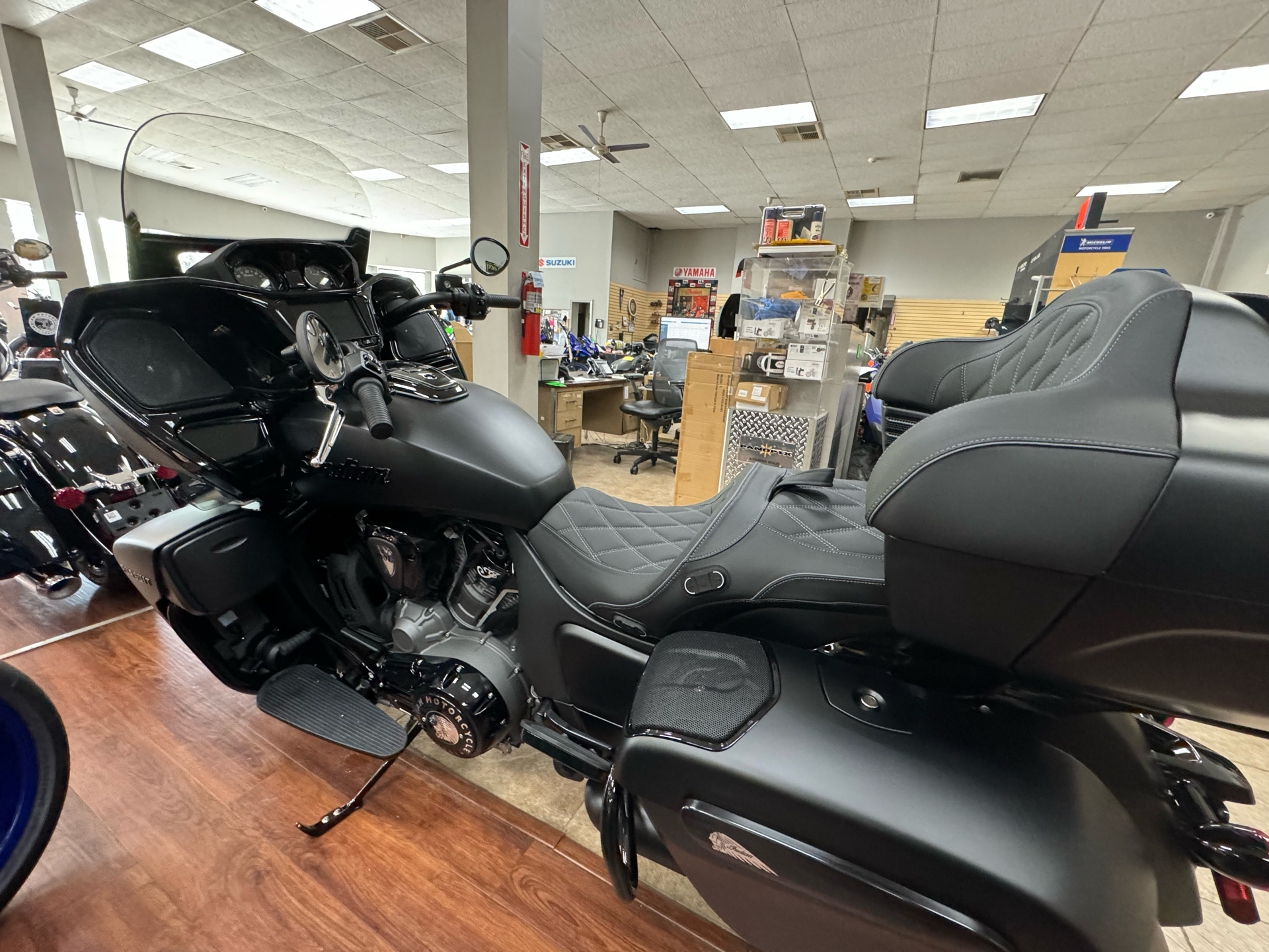 2024 Indian Motorcycle Pursuit® Dark Horse® with PowerBand Audio Package in Mineola, New York - Photo 2