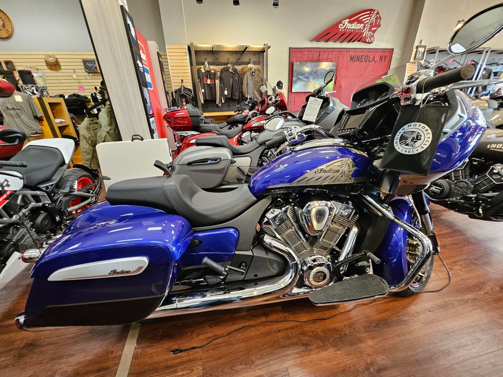 2023 Indian Motorcycle Challenger® Limited in Mineola, New York - Photo 1