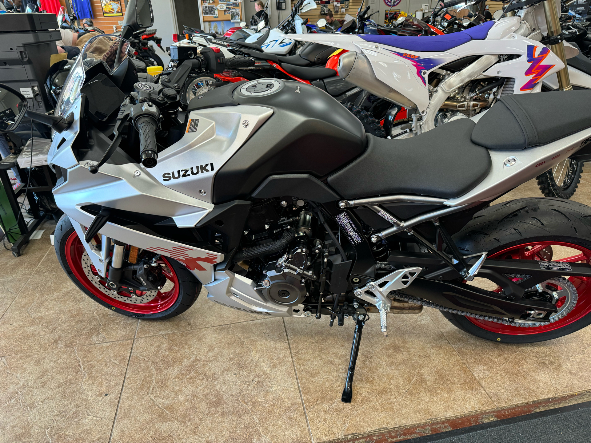 2024 Suzuki GSX-8R in Mineola, New York - Photo 2