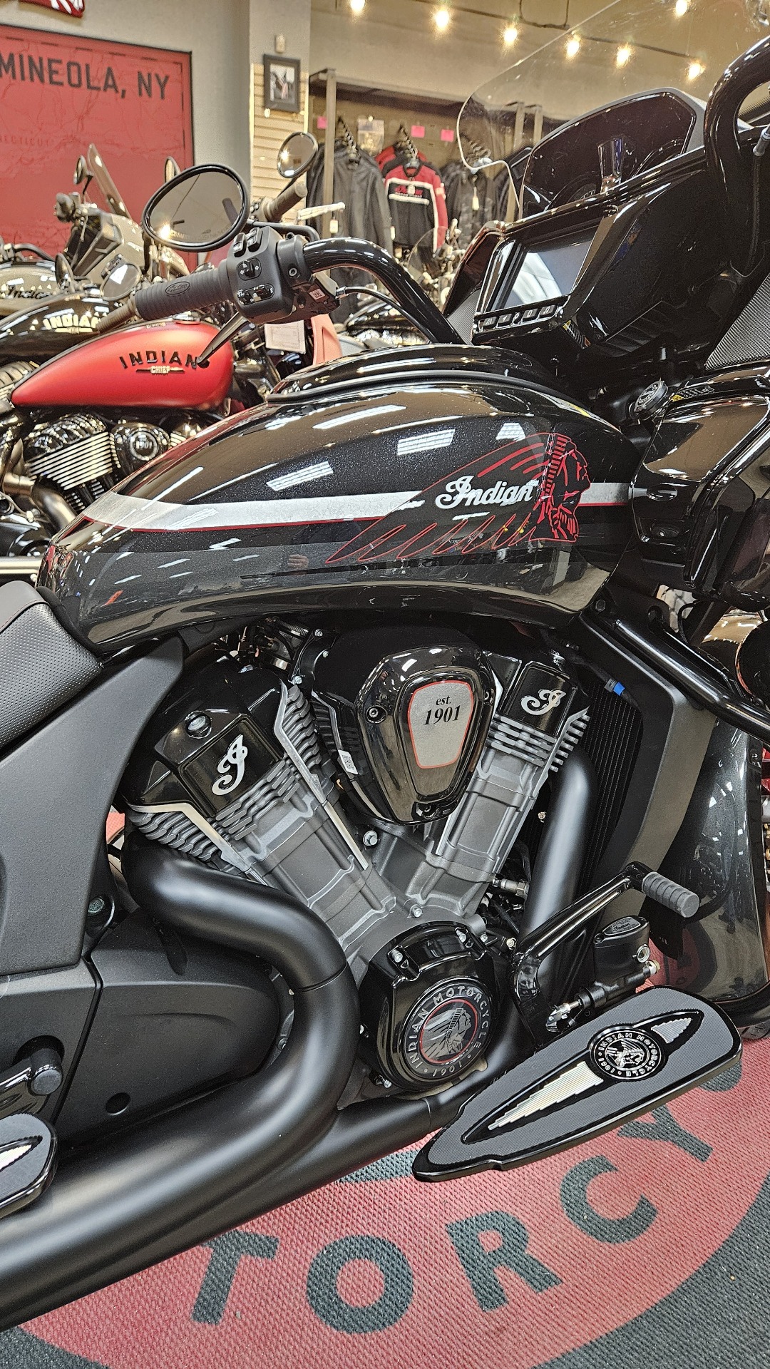 2024 Indian Motorcycle Challenger® Elite in Mineola, New York - Photo 4
