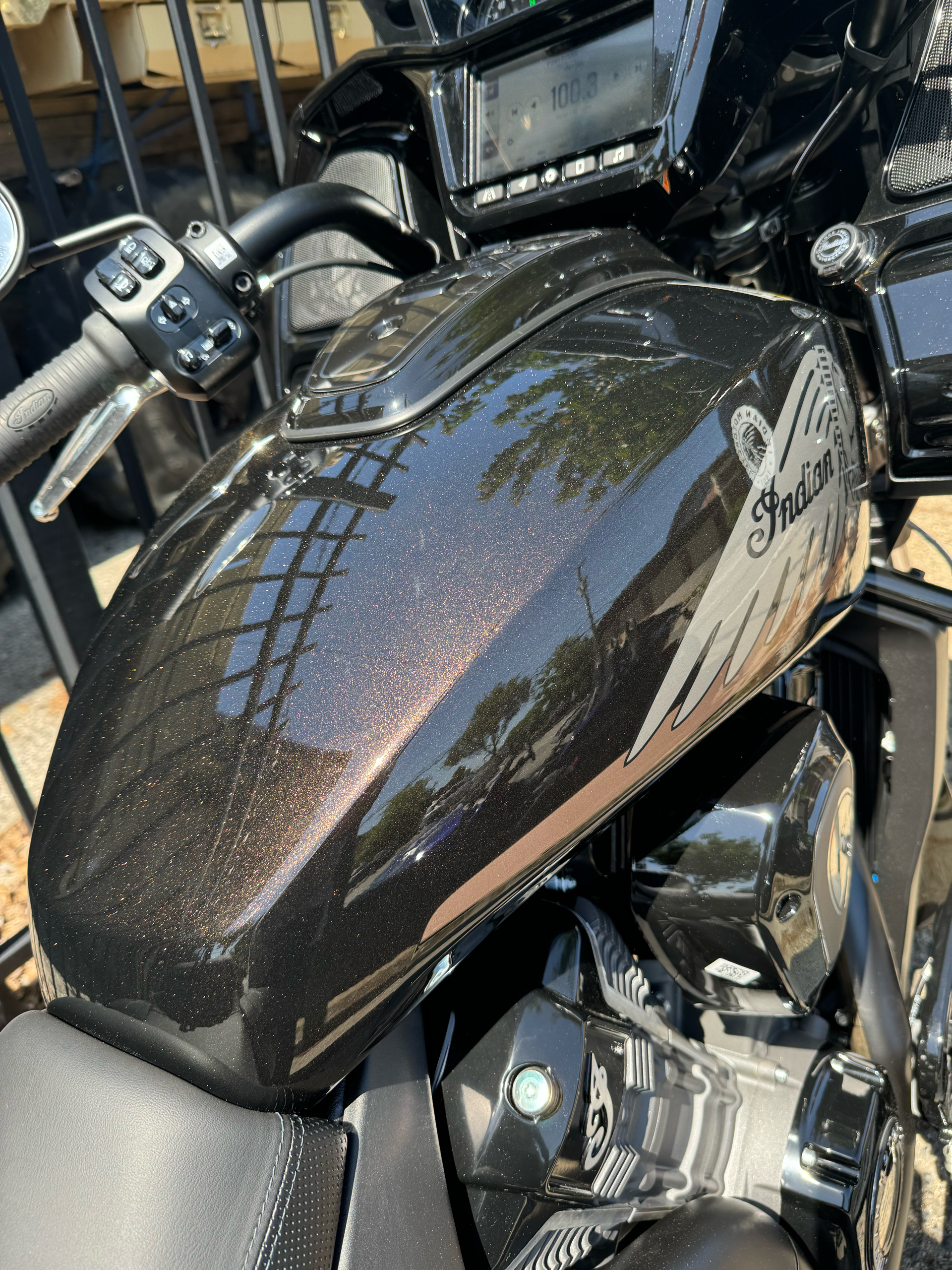 2024 Indian Motorcycle Challenger® Dark Horse® Icon with PowerBand Audio Package in Mineola, New York - Photo 7